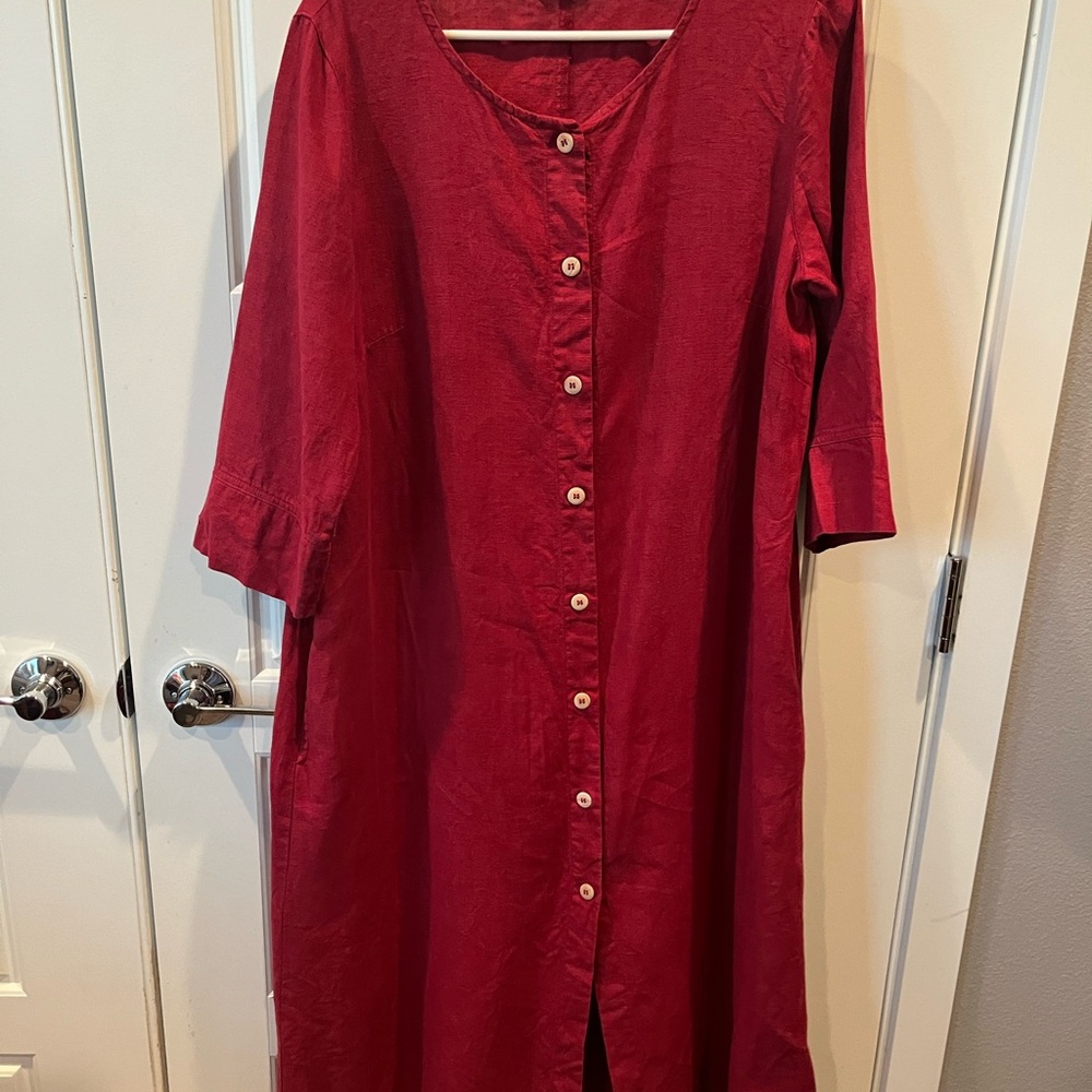 Relaxed Button-Front Midi Dress in Deep Red